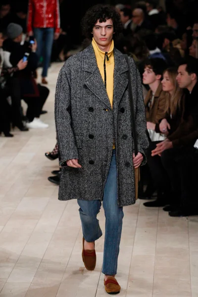 Look 49